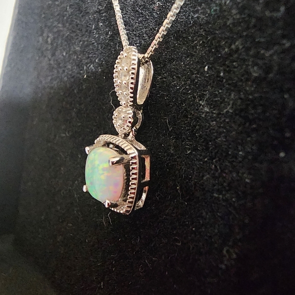 Beautiful Kay Jewelers Opal & Diamond Necklace - Picture 4 of 8
